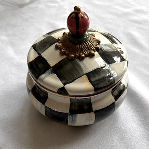 MacKenzie-Childs Courtly Check Squashed pot
